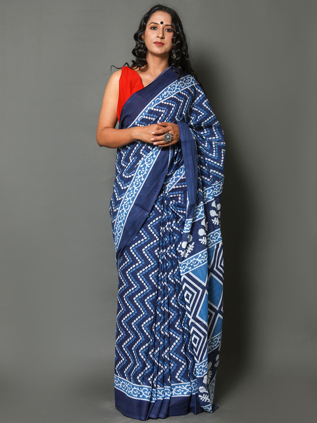 

BUTA BUTI Geometric Printed Pure Cotton Saree, Navy blue