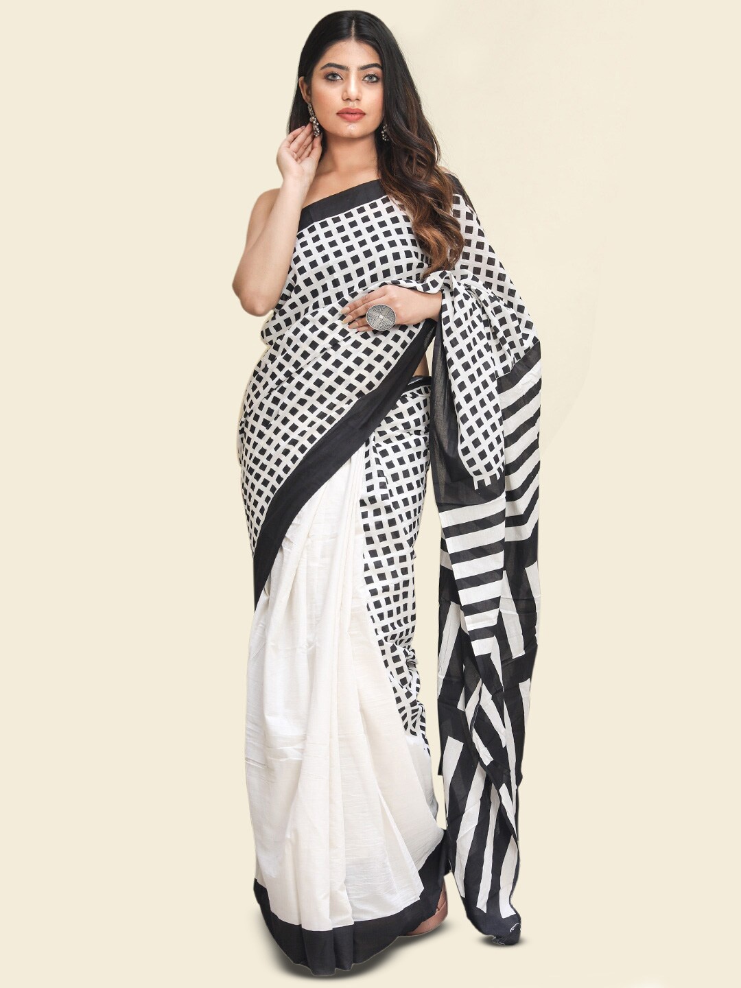 

BUTA BUTI Checked Pure Cotton Saree, White