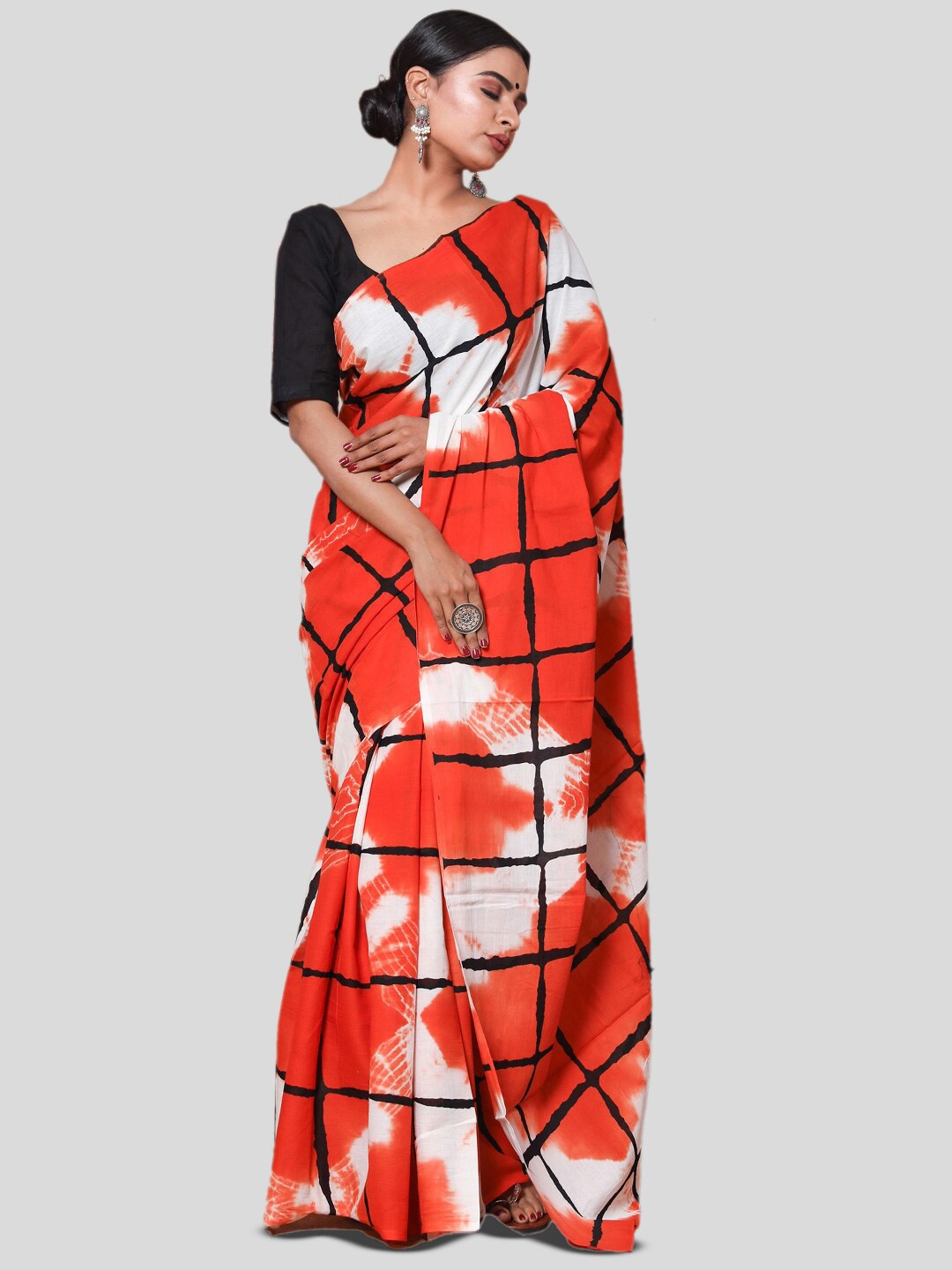 

BUTA BUTI Checked Pure Cotton Saree, Red