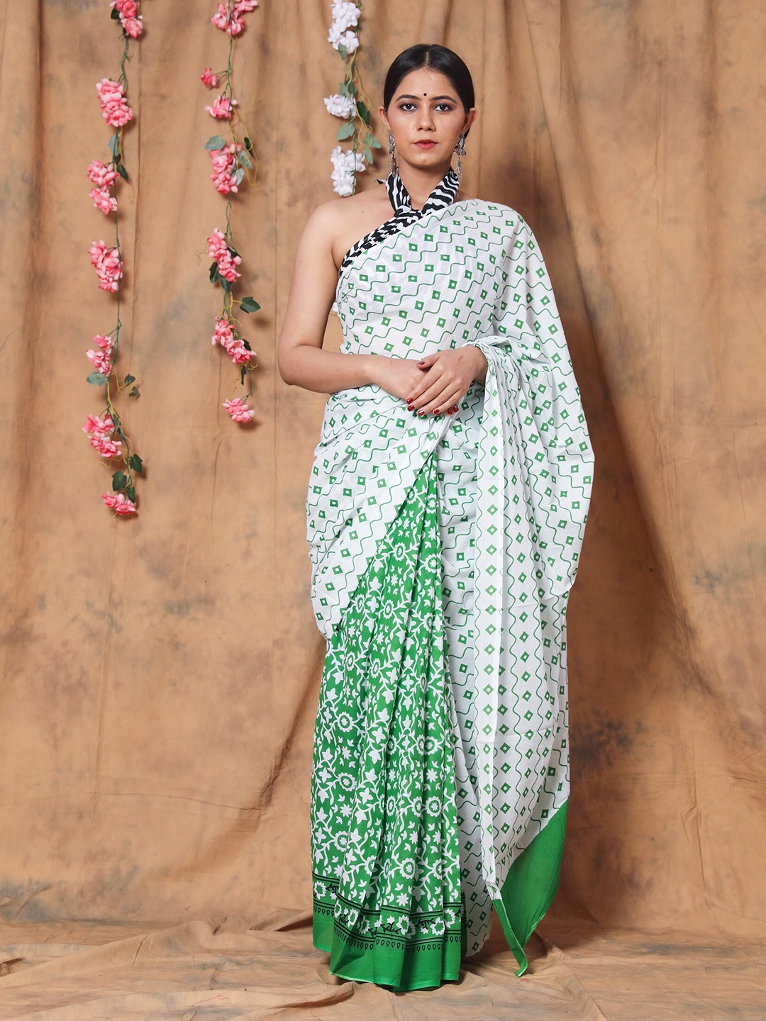 

BUTA BUTI Ethnic Motifs Printed Pure Cotton Saree, Green