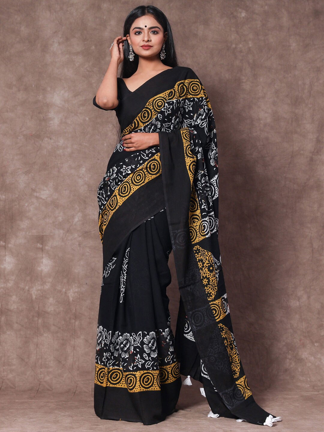 

BUTA BUTI Floral Printed Pure Cotton Saree, Black