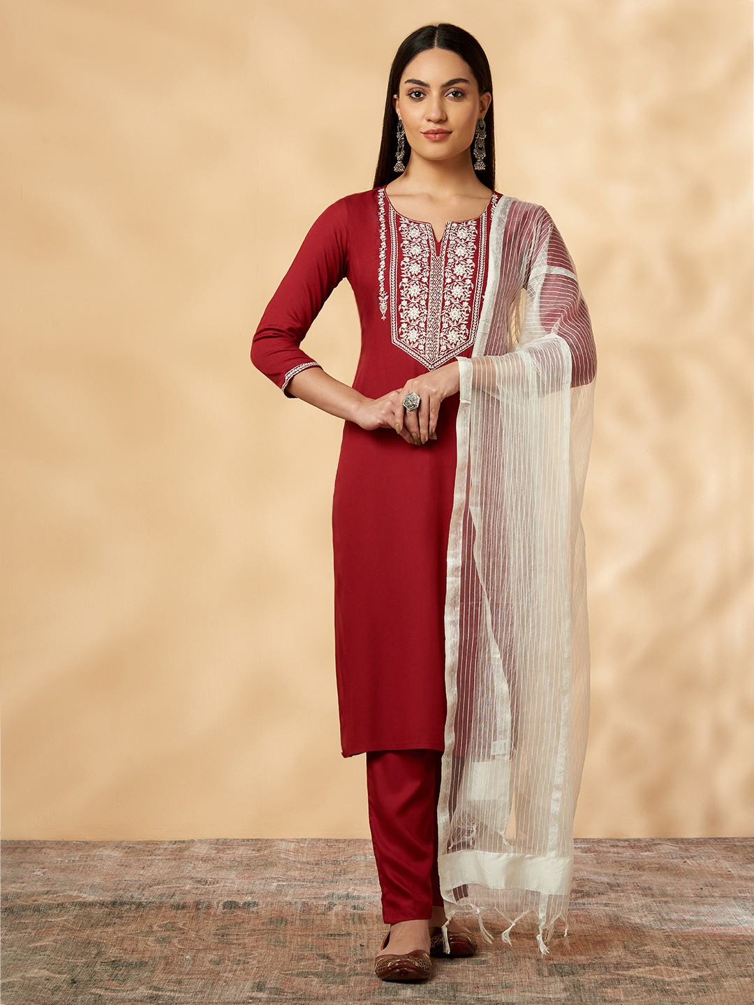 

IMARA Floral Yoke Design Regular Thread Work Kurta with Trousers & With Dupatta, Maroon