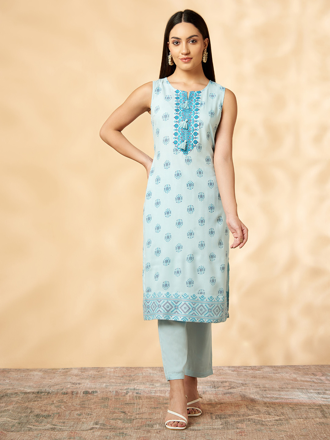 

IMARA Ethnic Motifs Printed Thread Work Kurta with Trousers, Blue