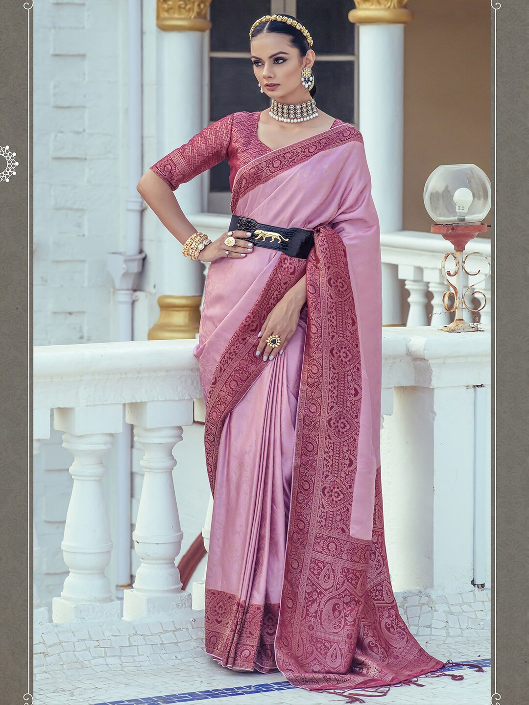 

Mitera Mauve & Purple Ethnic Motifs Woven Design Zari Satin Banarasi Saree