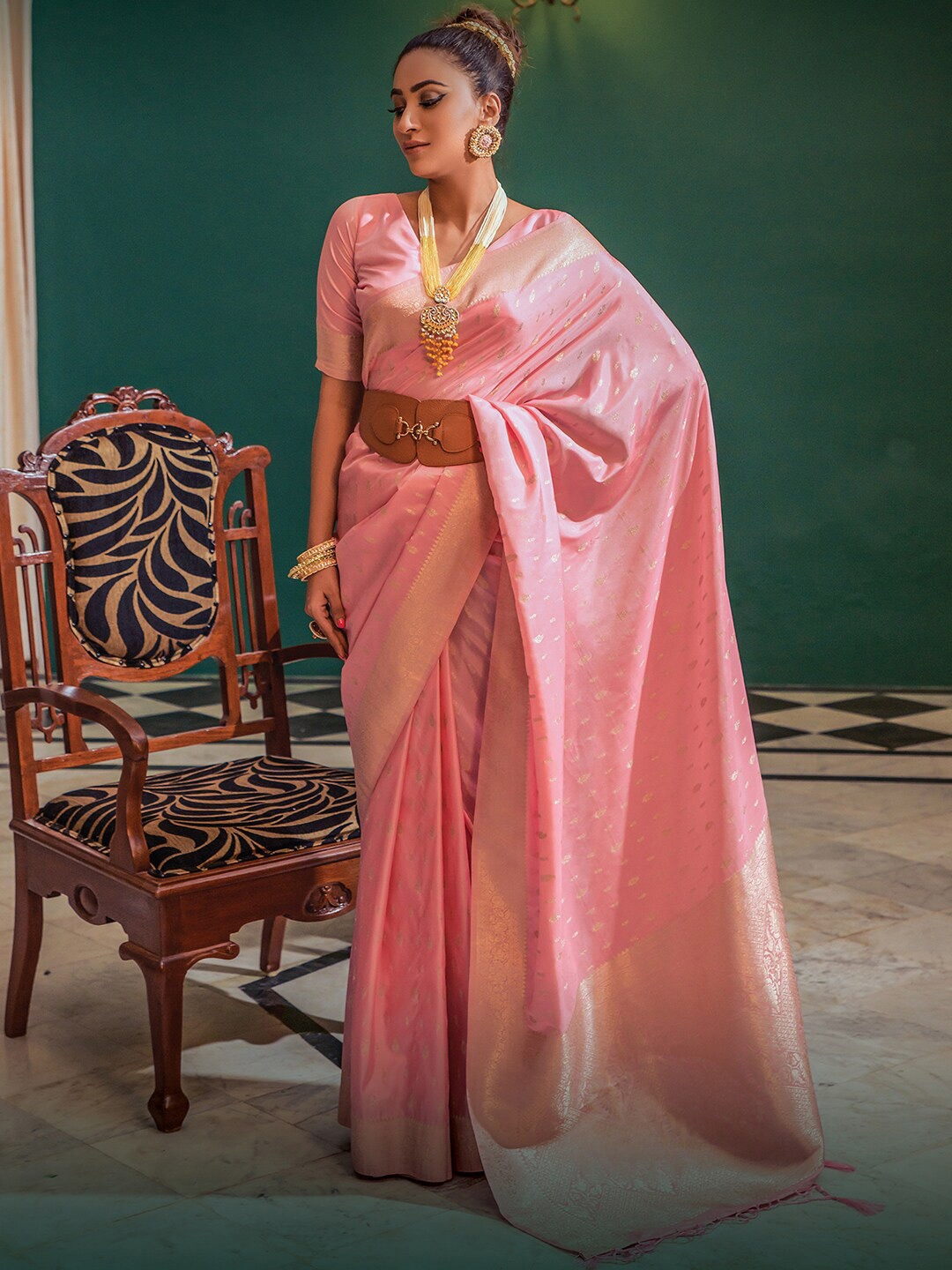 

Mitera Pink & Gold-Toned Ethnic Motifs Woven Design Zari Banarasi Saree