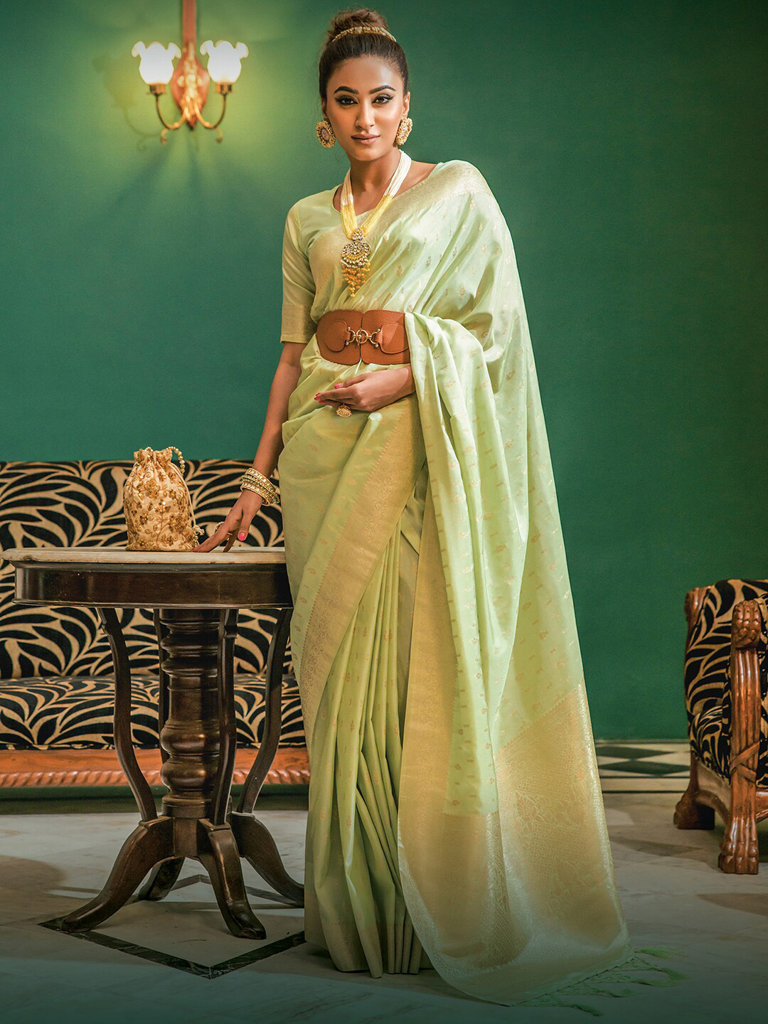 

Mitera Green & Gold-Toned Woven Design Zari Banarasi Saree