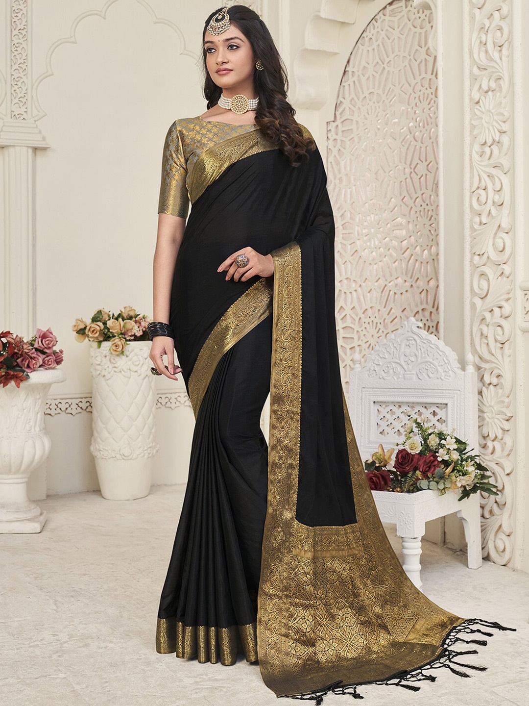 

Mitera Black & Gold-Toned Zari Banarasi Saree