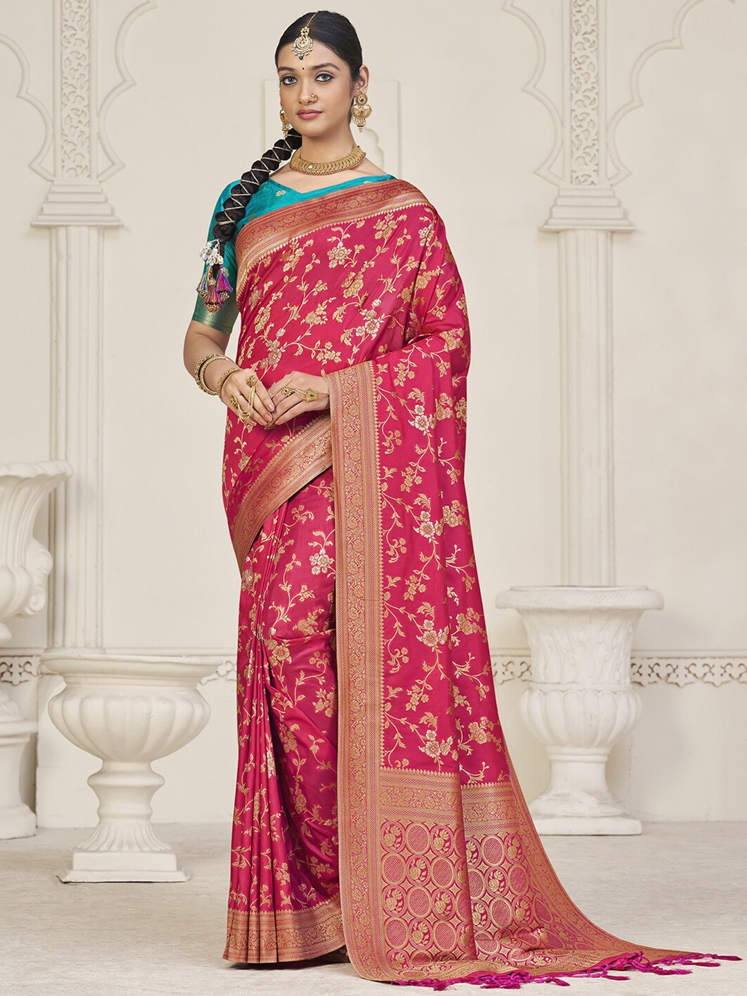 

Mitera Pink & Gold-Toned Floral Woven Design Zari Art Silk Banarasi Saree