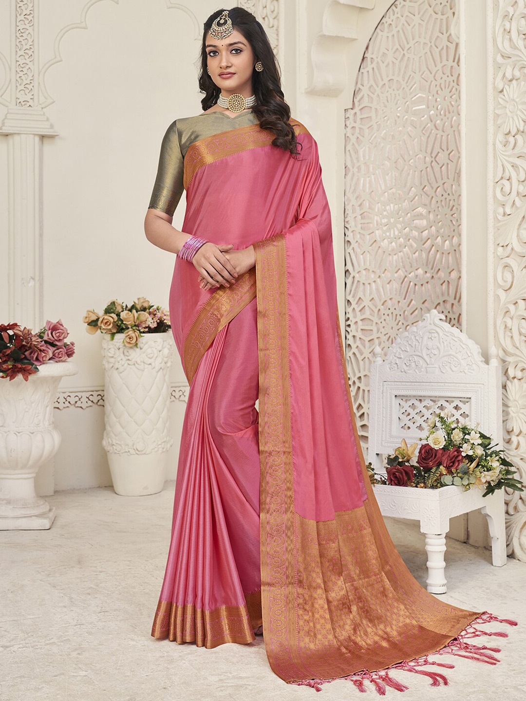 

Mitera Pink & Gold-Toned Zari Banarasi Saree