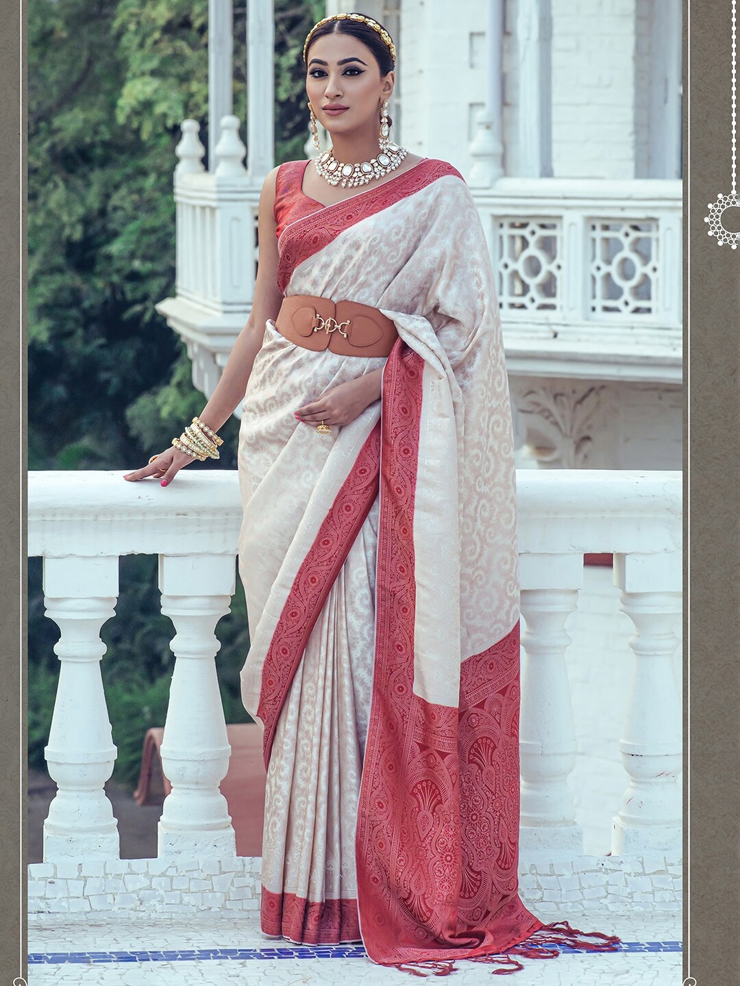 

Mitera Cream-Coloured & Purple Ethnic Motifs Woven Design Zari Satin Banarasi Saree