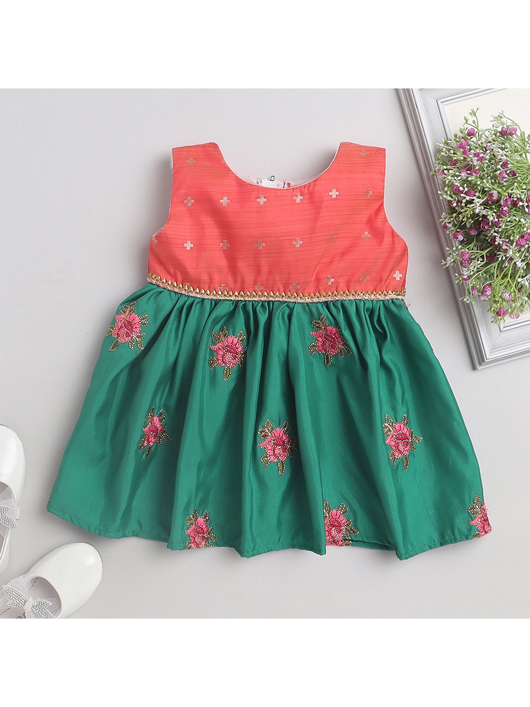 

MANY FROCKS & Infants Girls Floral Embroidered Lace Inserts Fit & Flare Ethnic Dress, Green