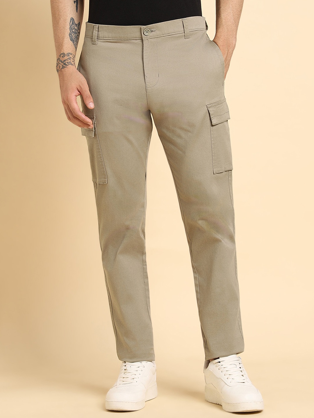 

Dennis Lingo Men Slim Fit Cargos Trousers, Brown