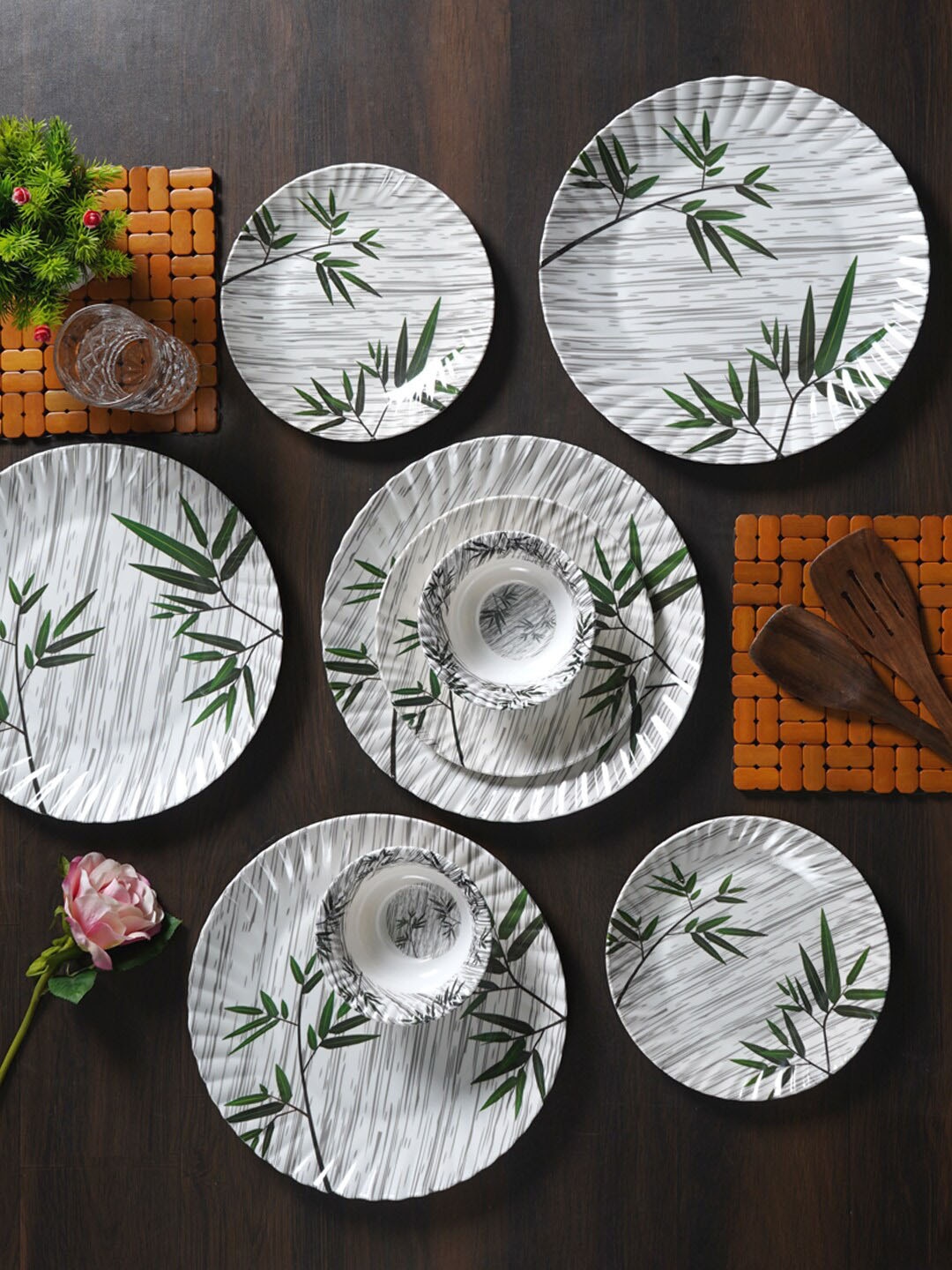 

CDI White & Green 18 Pieces Printed Melamine Glossy Dinner Set