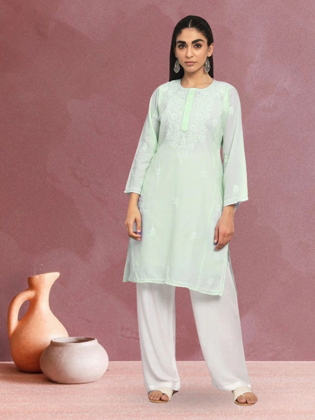 

PARAMOUNT CHIKAN Floral Chikankari Embroidered Cotton Kurta, Lime green