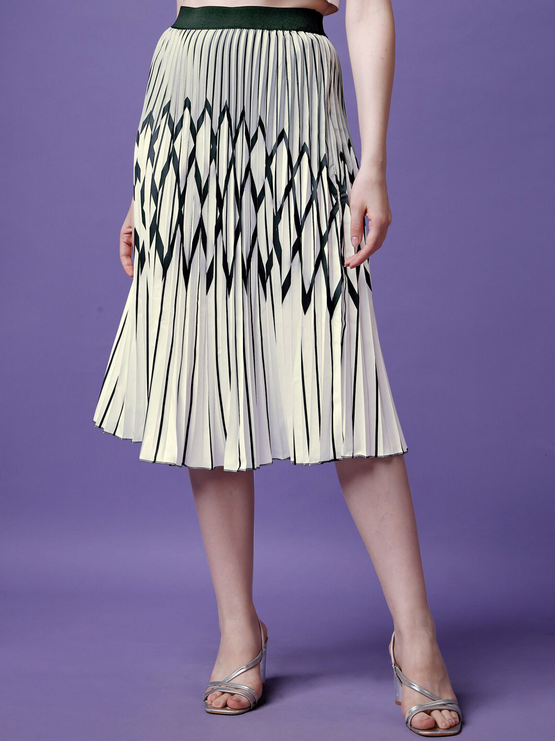 

DEKLOOK Women Geometric Printed Pleated Flared Midi Skirt, Grey