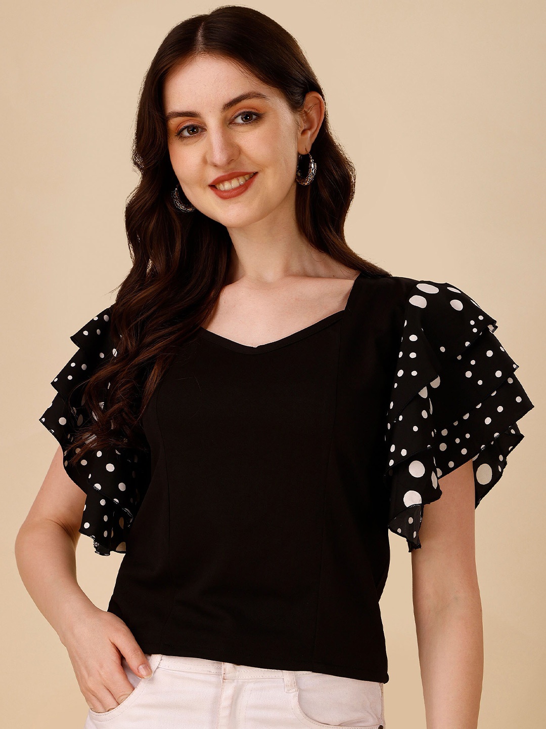 

Adokedo V-Neck Flared Sleeves Top, Black