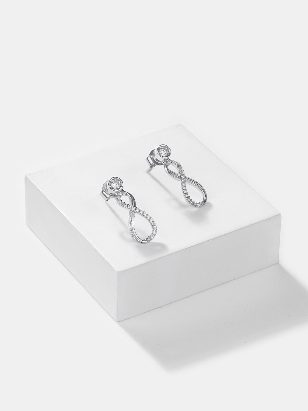 

SHAYA Rhodium-Plated Contemporary Studs Earrings, Silver