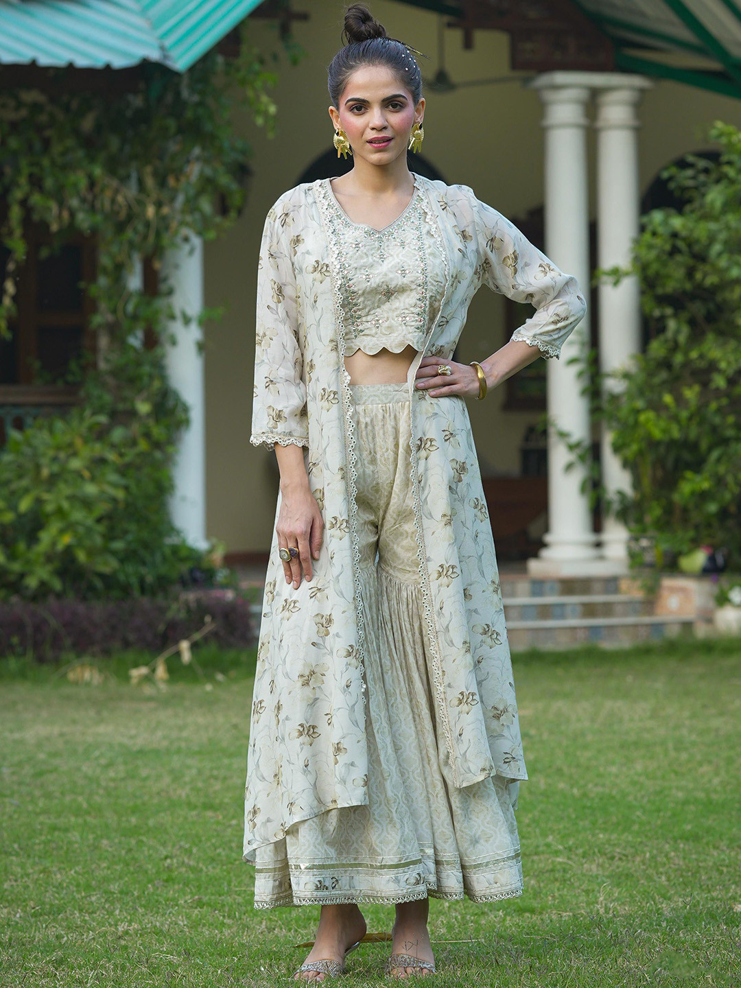 

SCAKHI 3 Piece Printed Crop Top & Sharara With Shrug Co-Ords, Green