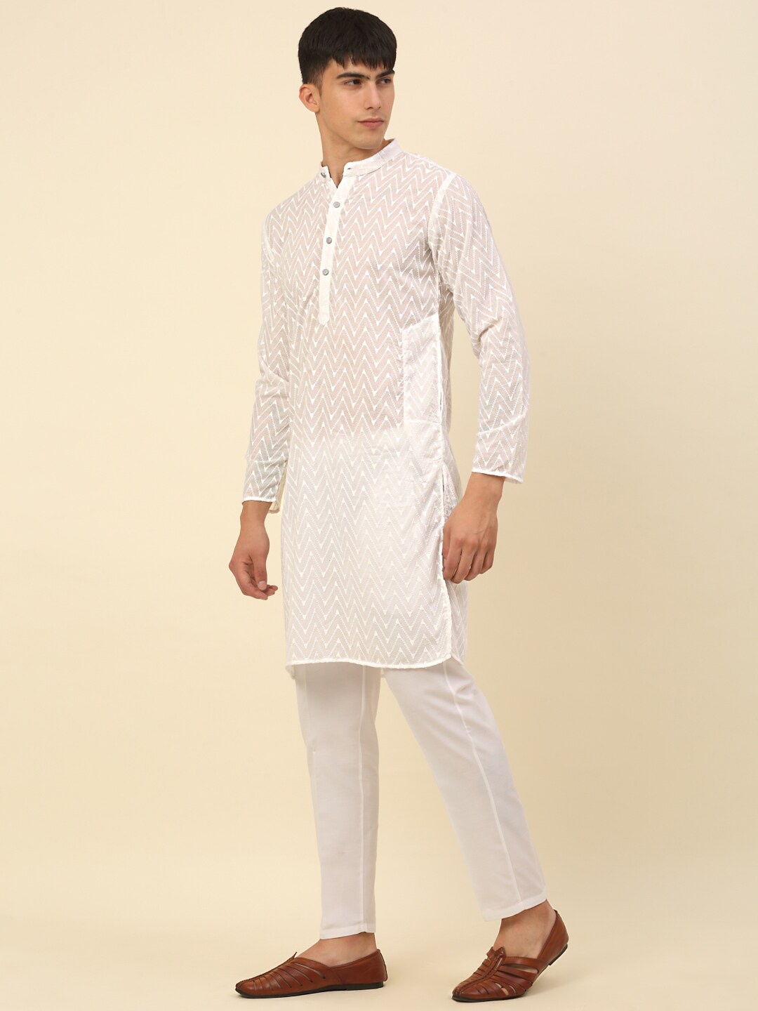 

Anouk White Chevron Embroidered Pure Cotton Kurta with Pyjamas