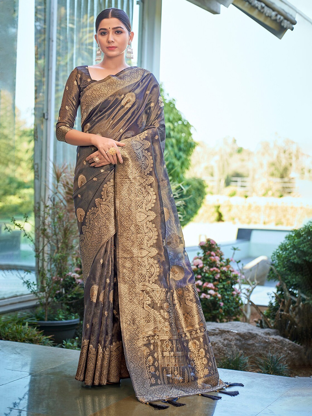 

MONJOLIKA FASHION Ethnic Motifs Woven Design Zari Bomkai silk Saree, Coffee brown
