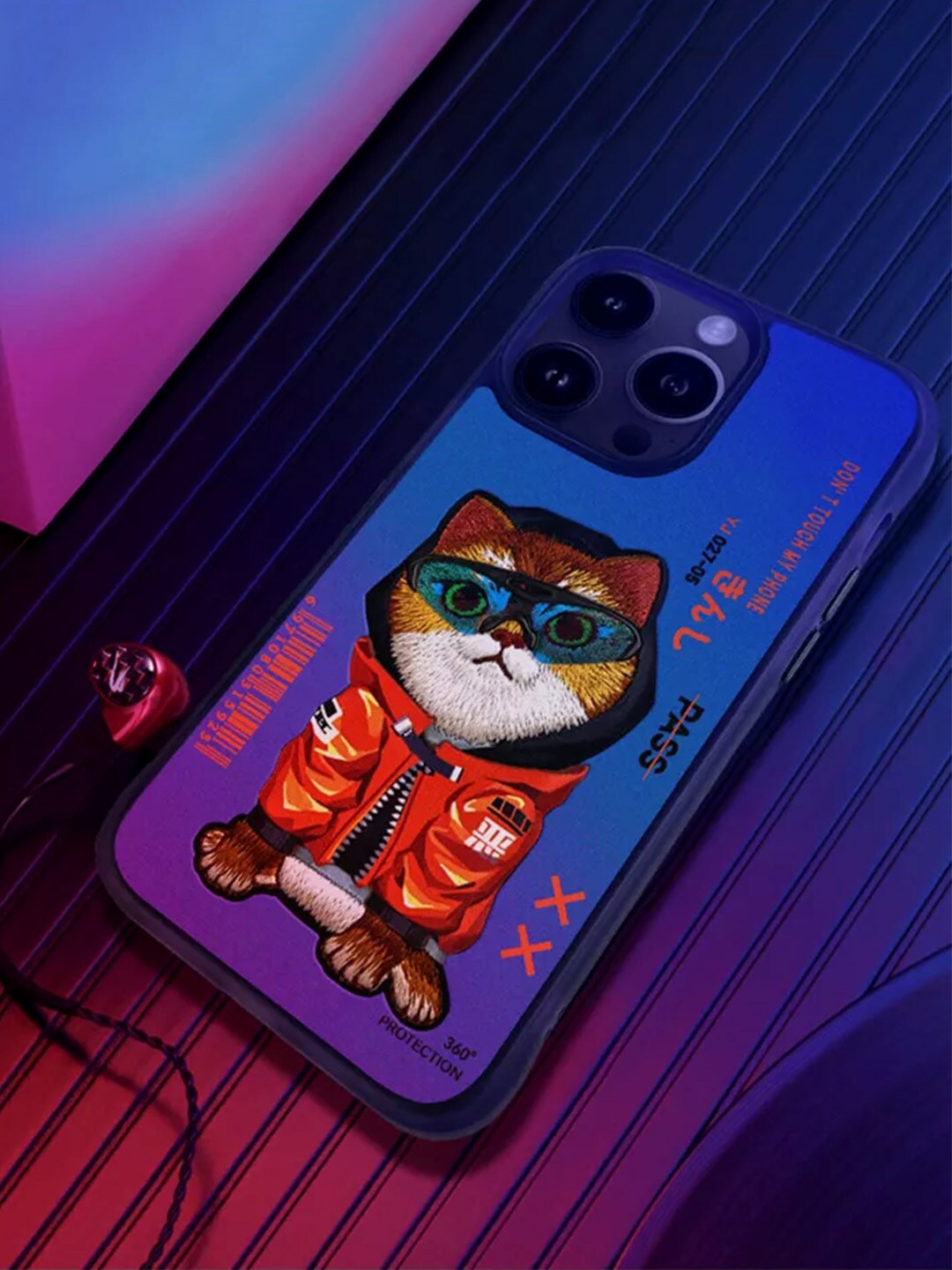 

TREEMODA 3D Embroidered Little Cat iPhone 14 Pro Max Phone Back Case, Blue