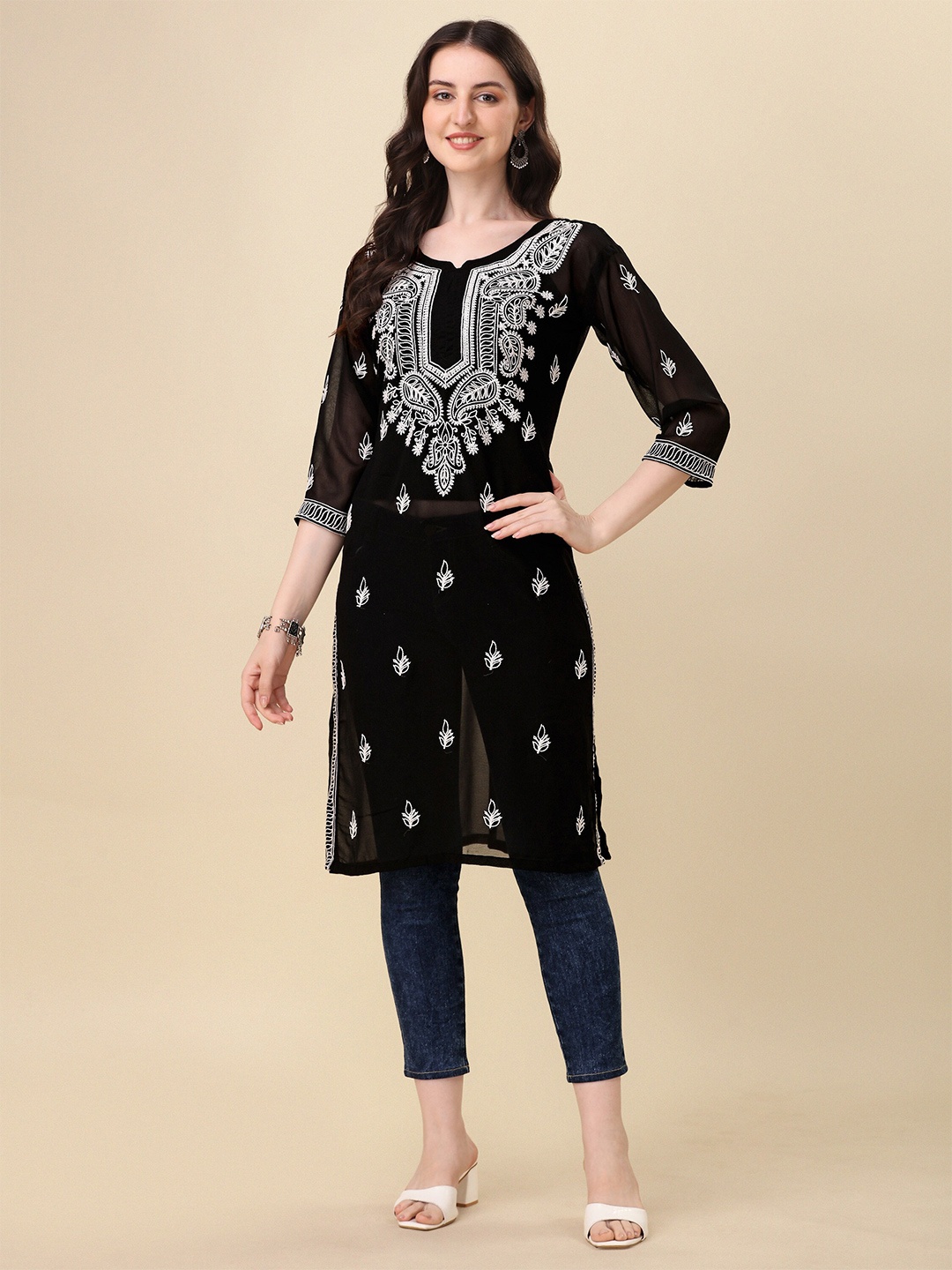 

Shree Ramkrishna Fab Floral Embroidered Chikankari Kurta, Black