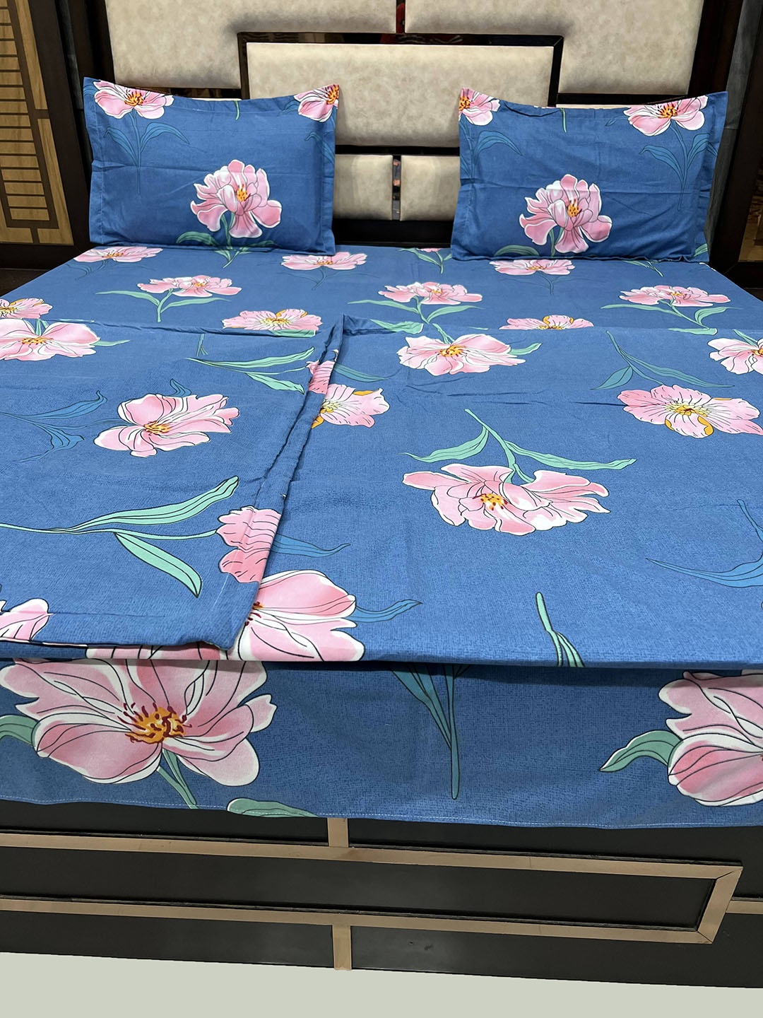 

Pure Decor Blue & Pink Floral Printed 250 TC Double King Bed Bedding Set
