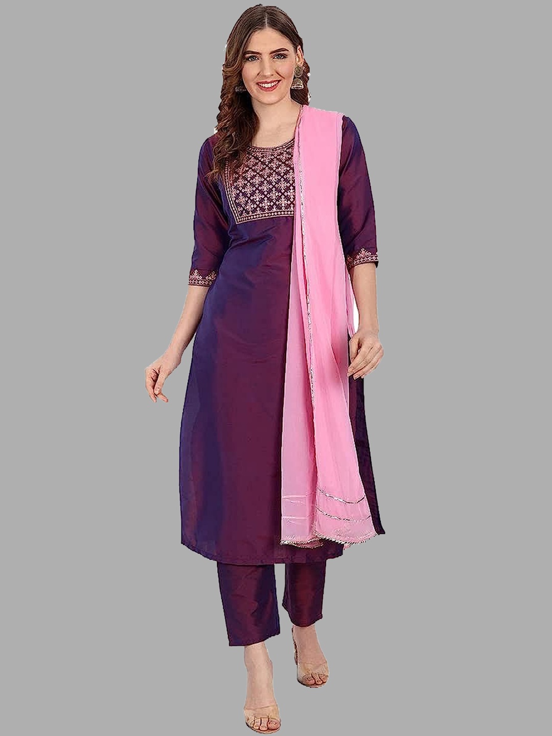 

PERFECTBLUE Embroidered Mirror Work Kurta with Trousers, Purple