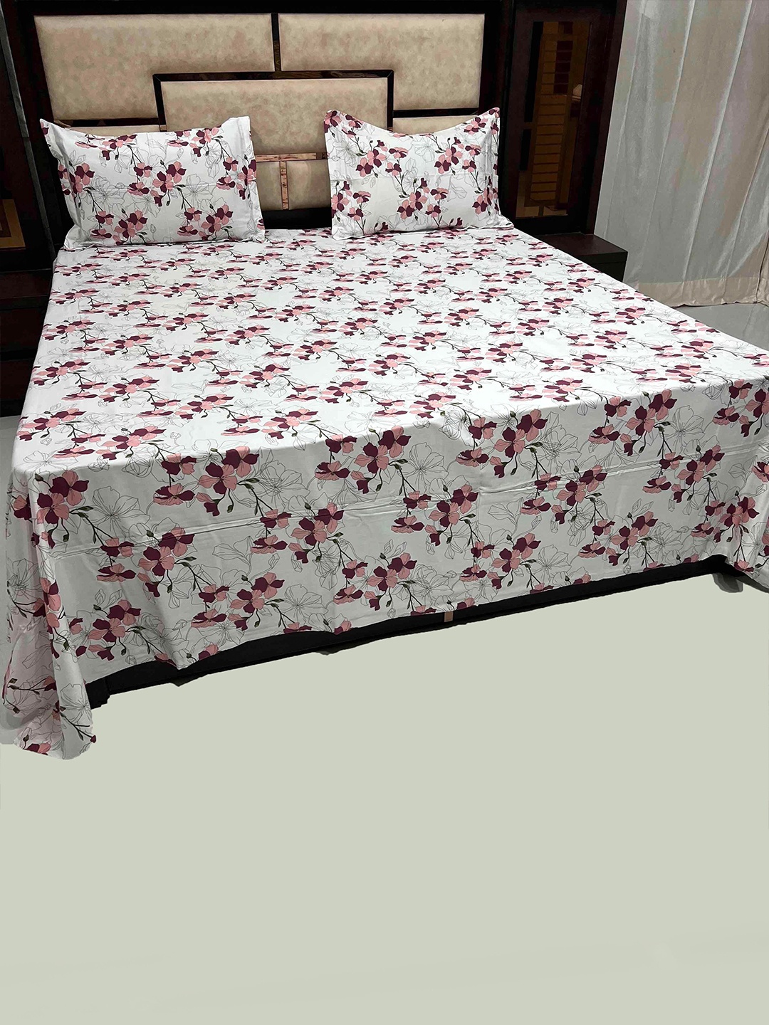 

Pure Decor White & Pink Floral 400 TC Pure Cotton King Bedsheet with 2 Pillow Covers