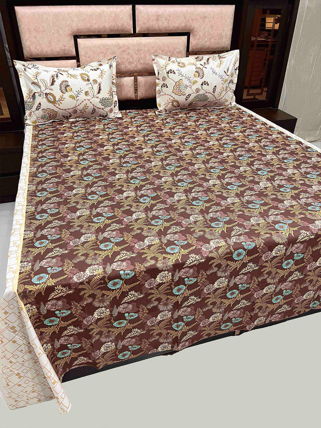 

Pure Decor Brown Floral 350 TC Pure Cotton King Bedsheet with 2 Pillow Covers