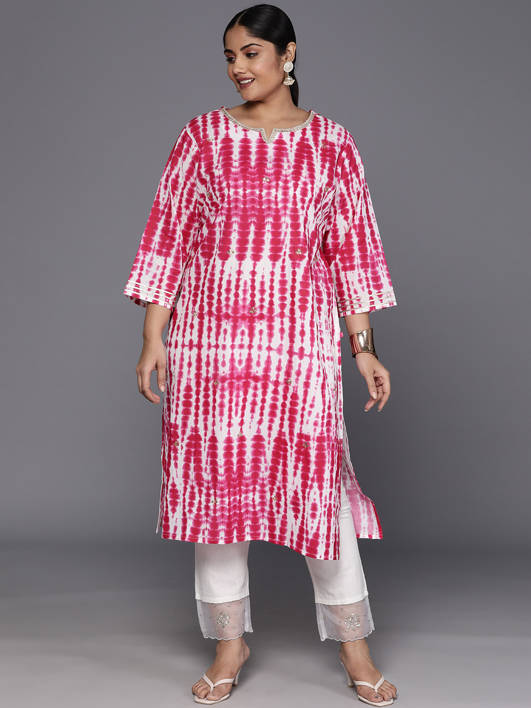 

Varanga Plus Size Dyed Sequinned Pure Cotton Kurta, Pink