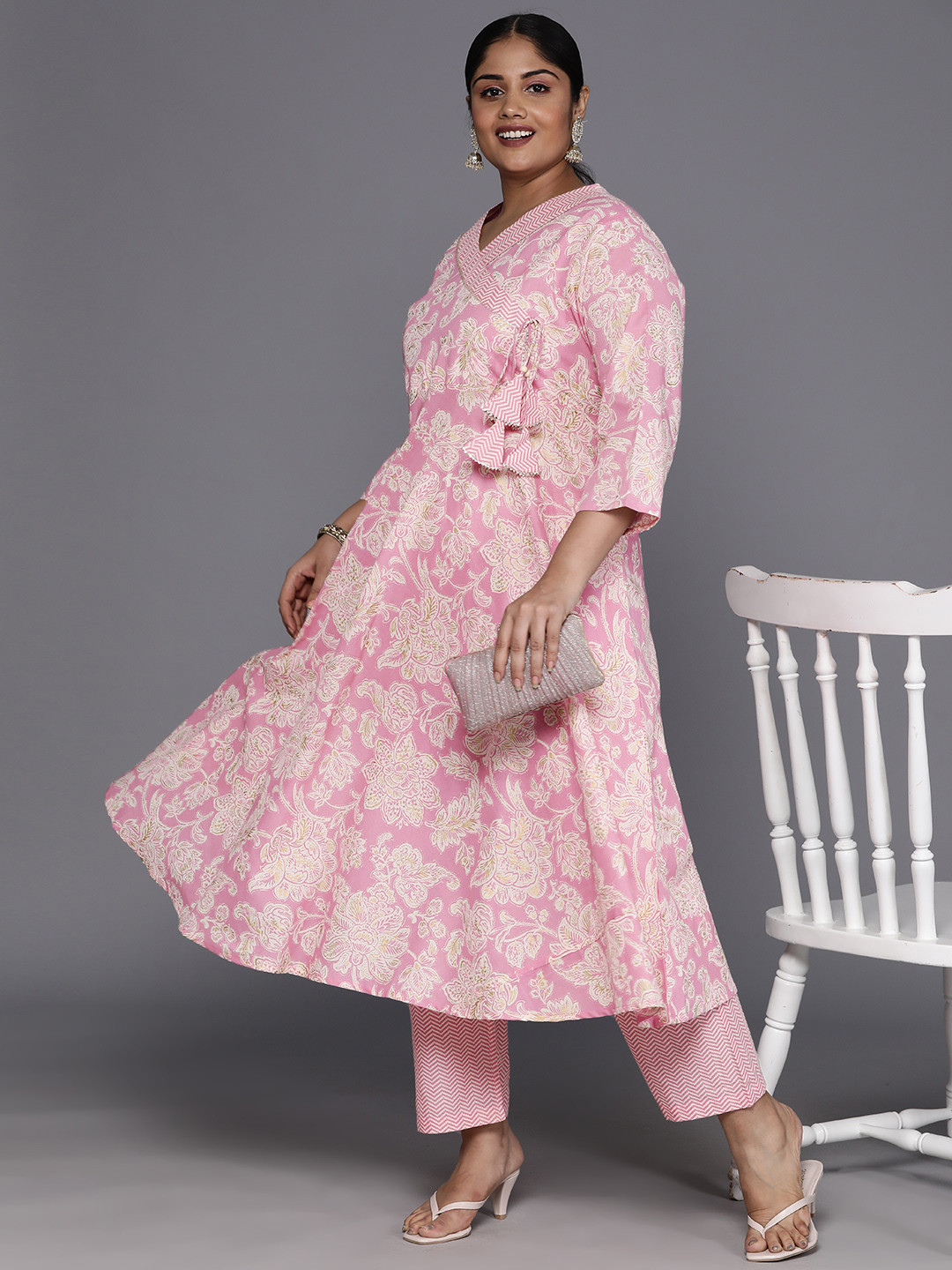 

Varanga Plus Size Floral Printed Angrakha Gotta Patti Pure Cotton Kurta with Trousers, Pink