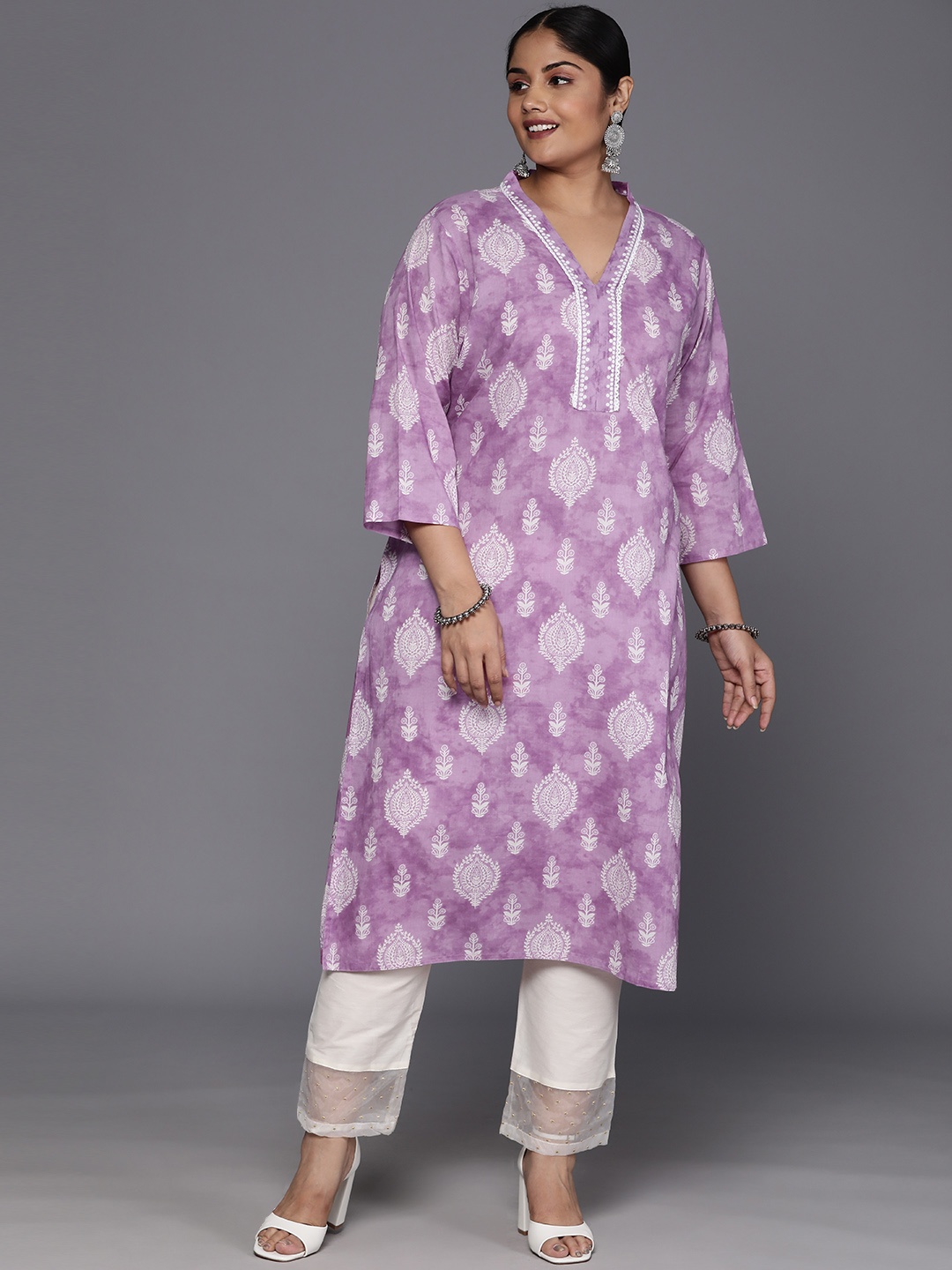 

Varanga Plus Size Floral Printed Pure Cotton Laced Kurta, Lavender