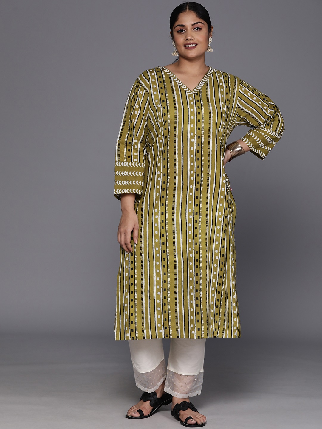 

Varanga Plus Size Abstract Printed Pure Cotton Kurta, Olive