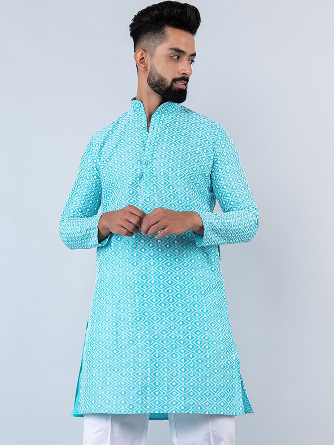 

Tistabene Geometric Embroidered Mandarin Collar Thread Work Cotton Kurta, Blue