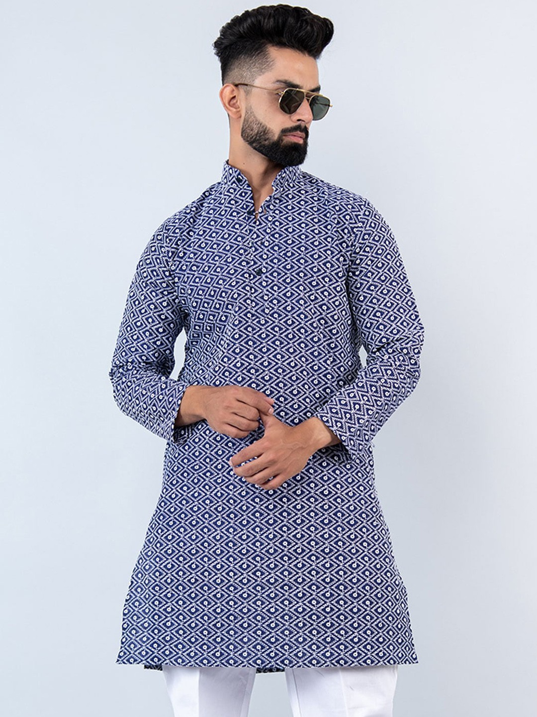 

Tistabene Geometric Embroidered Mandarin Collar Thread Work Cotton Kurta, Blue
