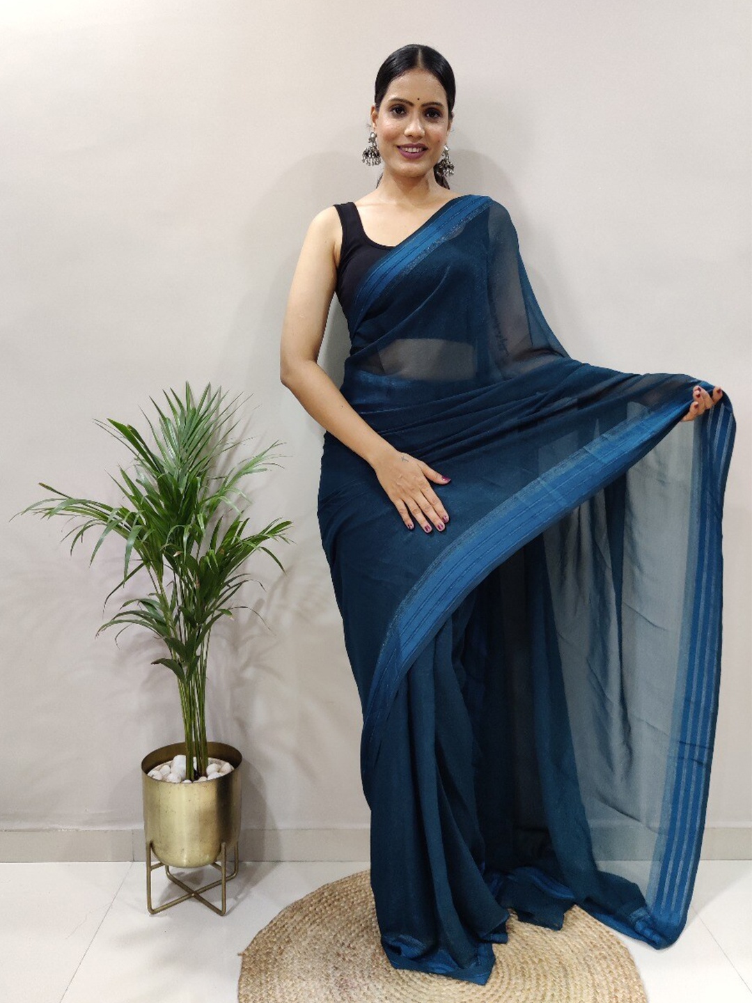 

VEERAX Striped Border Pure Silk Saree, Navy blue