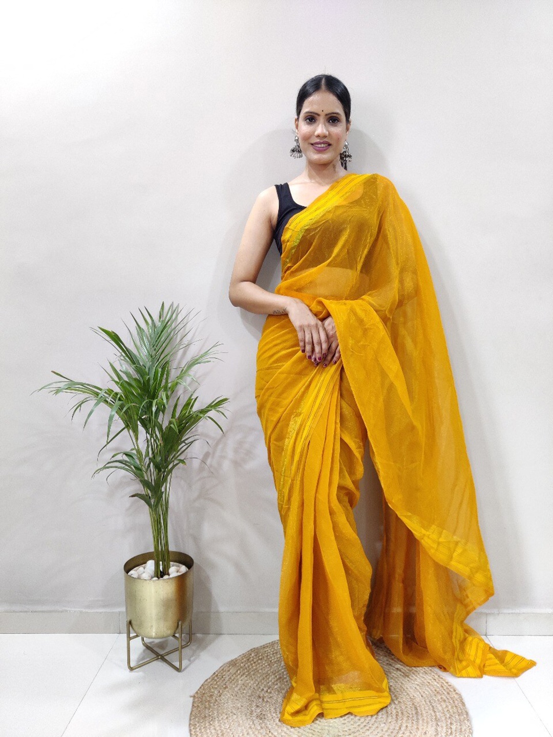 

VEERAX Striped Border Pure Silk Saree, Yellow