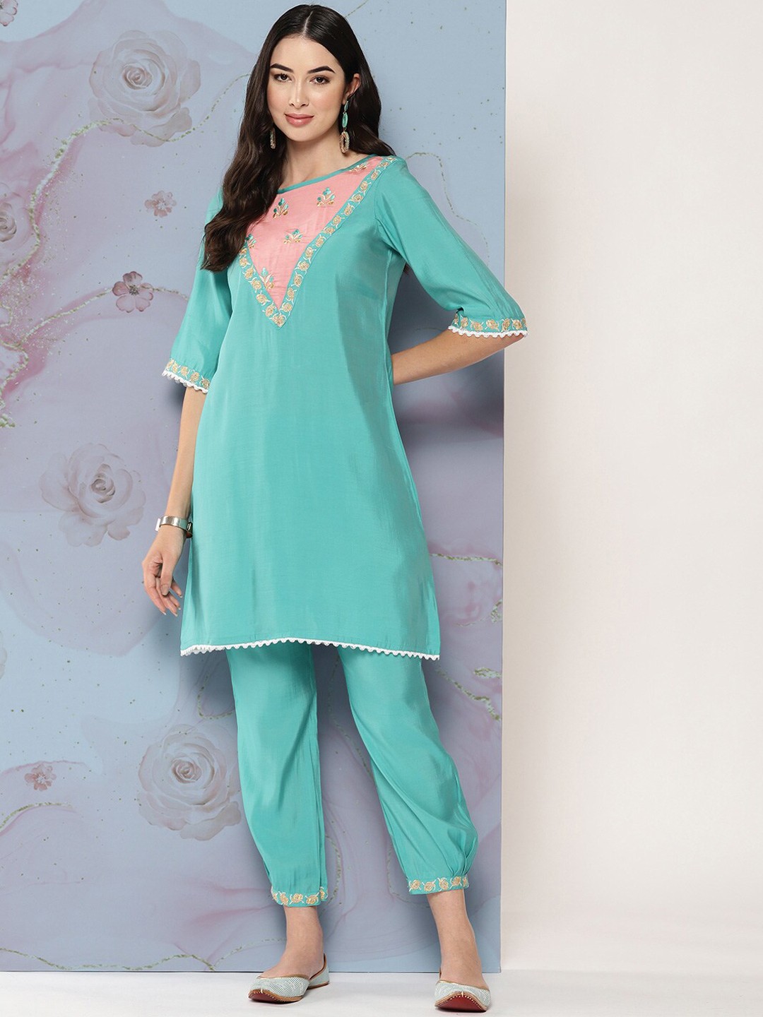 

KALINI Floral Embroidered Regular Pure Cotton Kurta with Trousers, Green