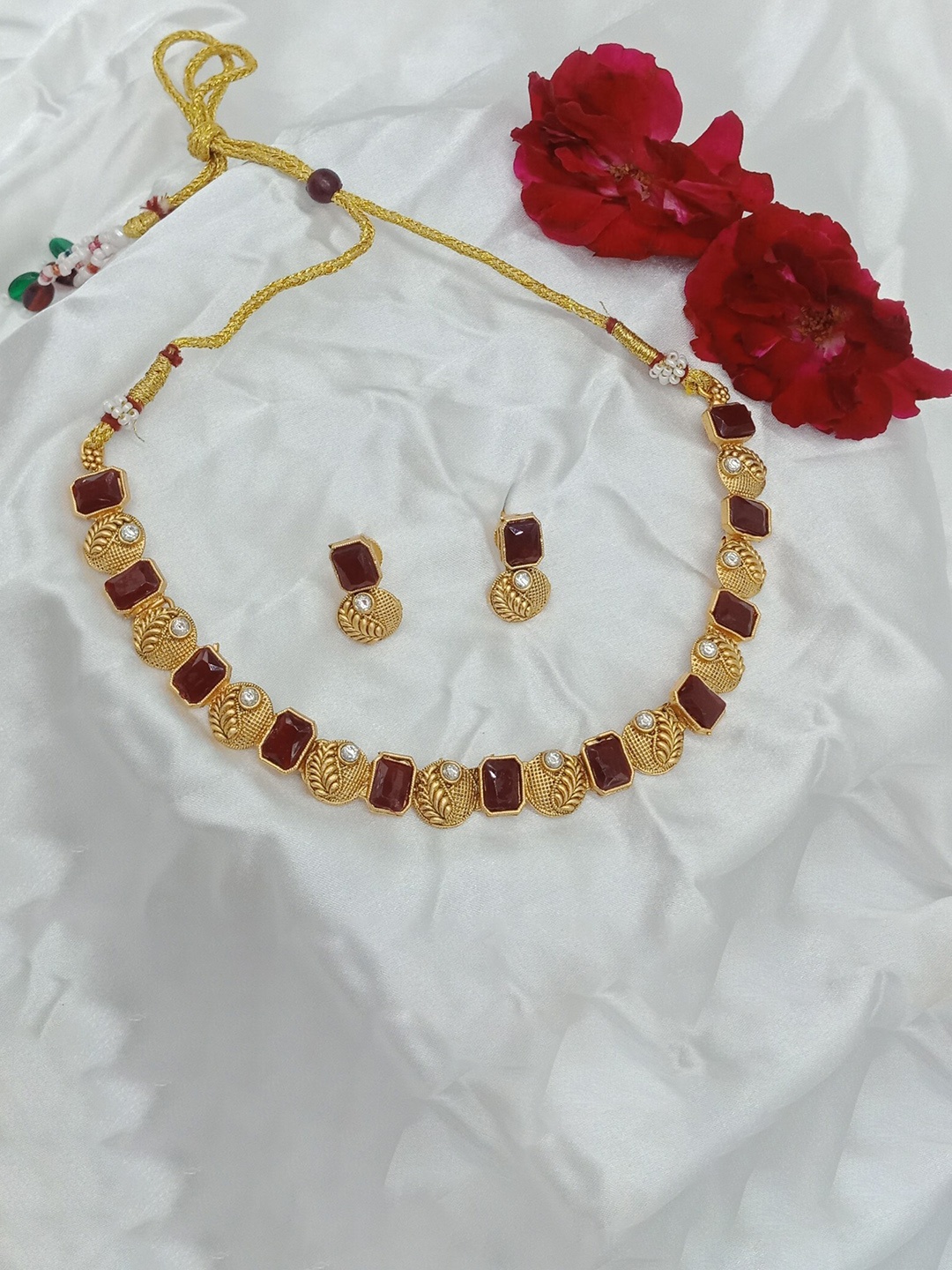 

AASHISH IMITATION Gold-Plated Kundan-Studded Jewellery Set