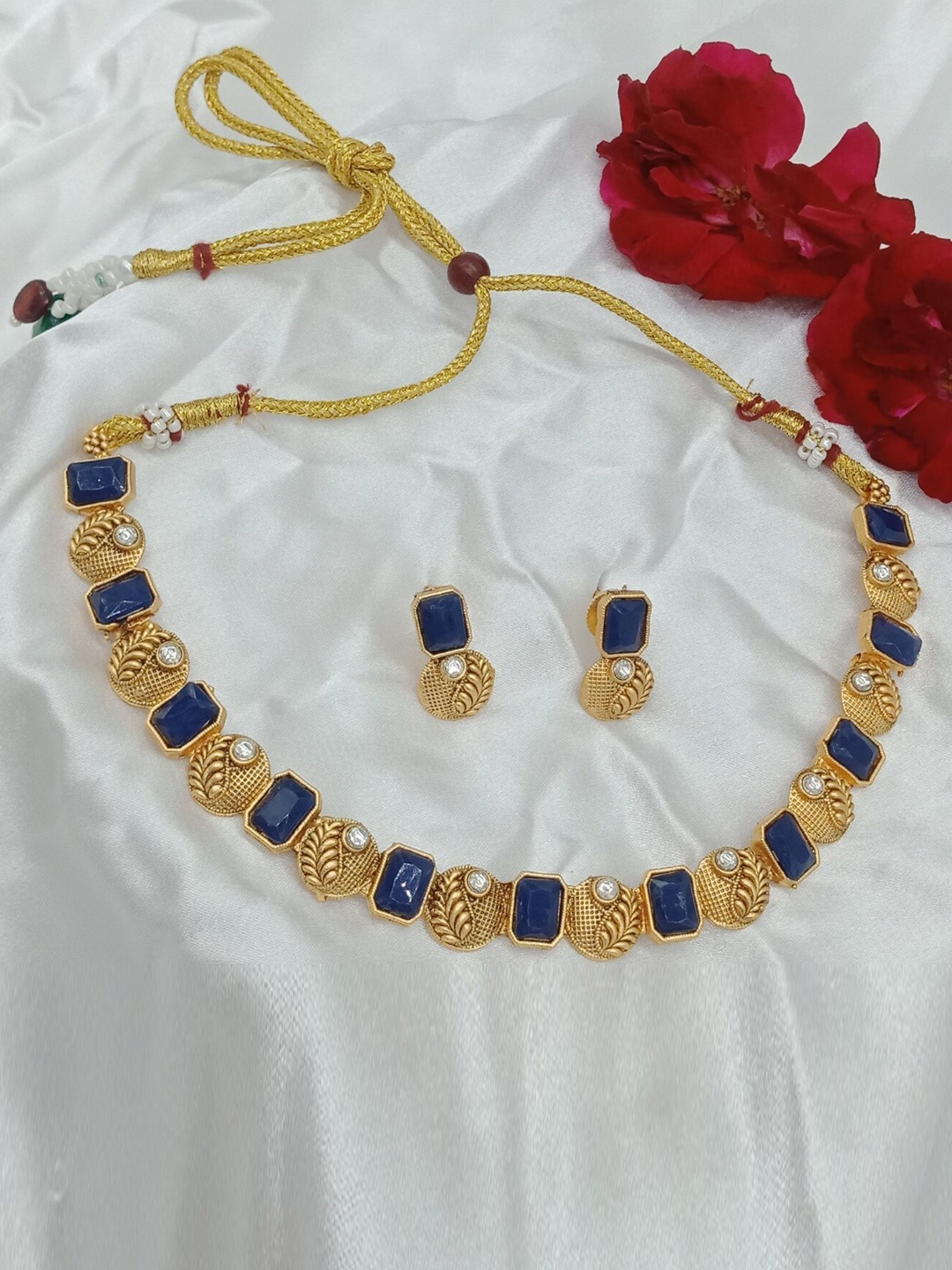 

AASHISH IMITATION Gold-Plated Stone & Kundan-Studded Jewellery Set