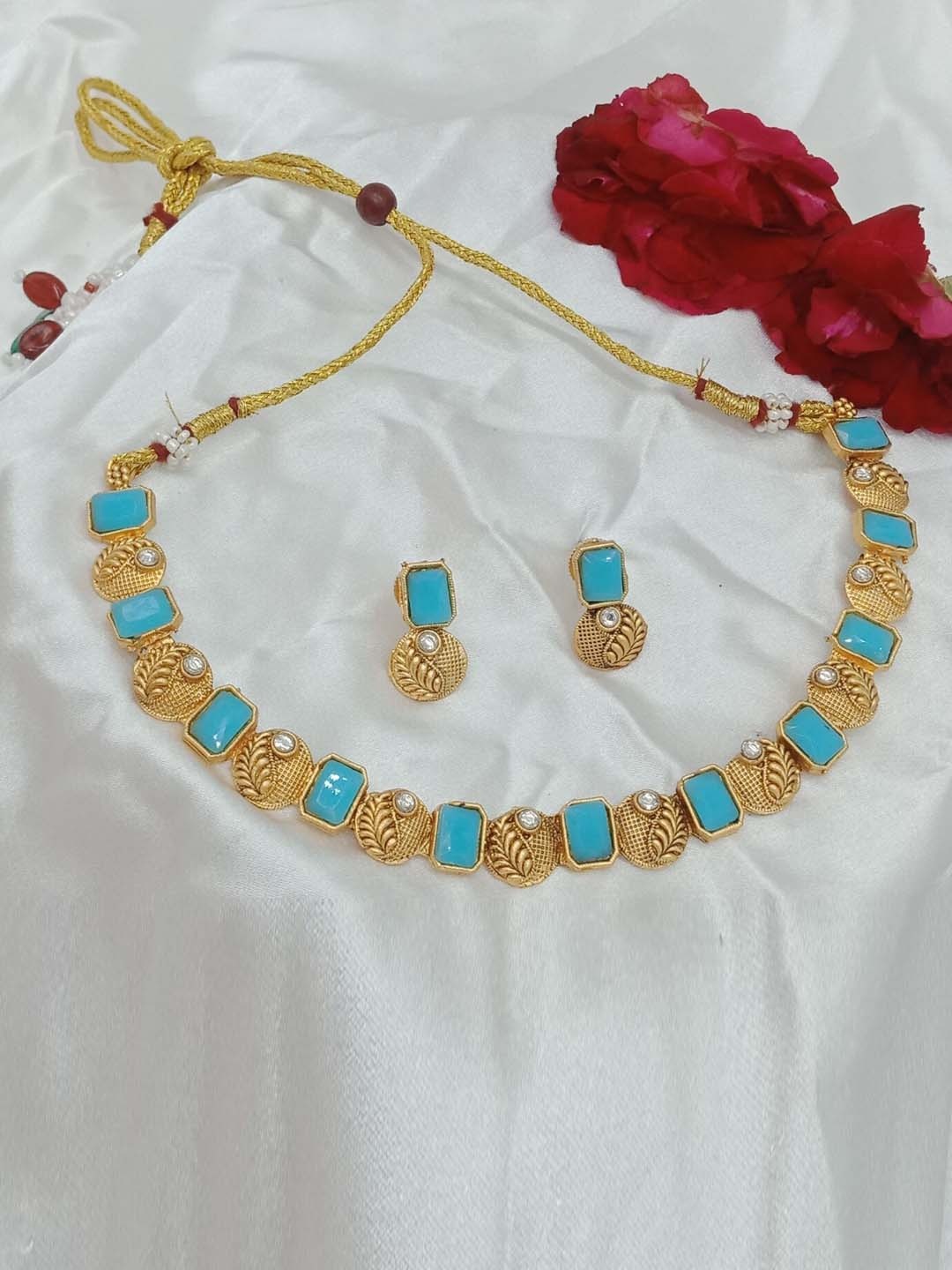 

AASHISH IMITATION Gold-Plated Kundan-Studded Jewellery Set