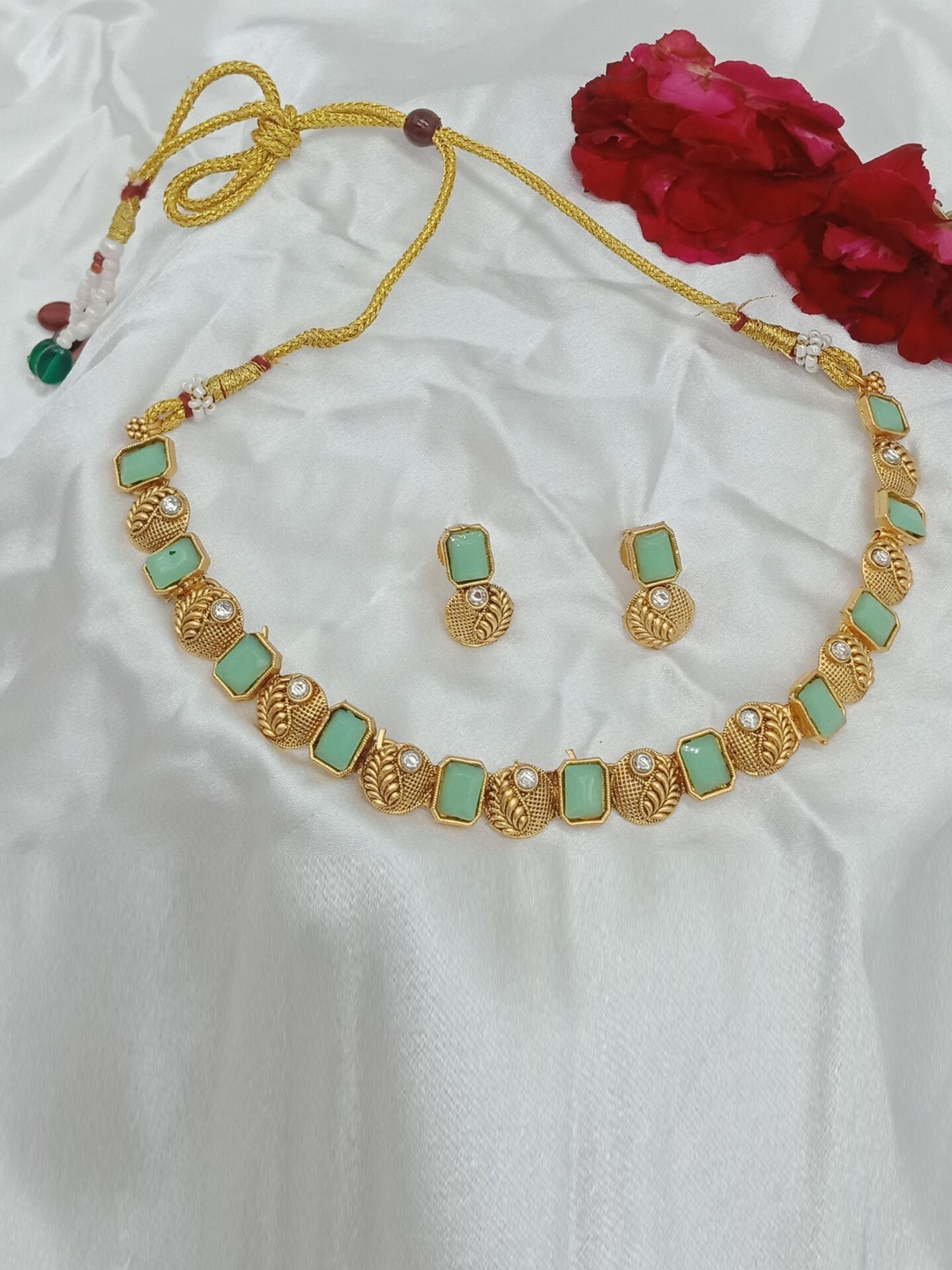 

AASHISH IMITATION Gold-Plated Kundan-Studded Jewellery Set