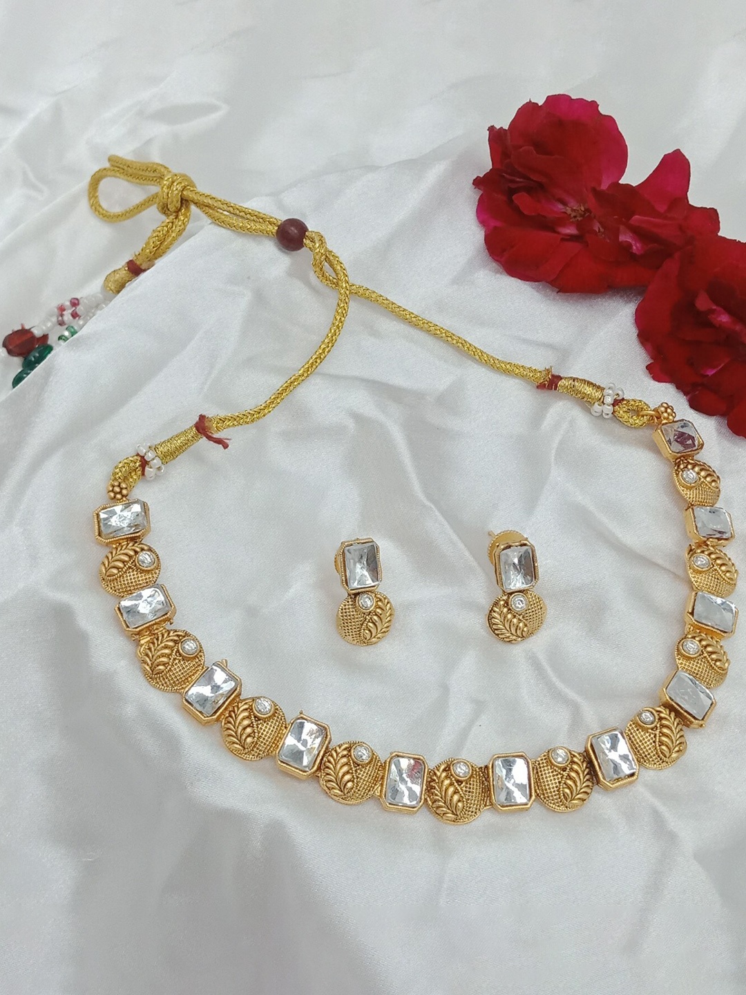 

AASHISH IMITATION Gold-Plated White Kundan-Studded Jewellery Set