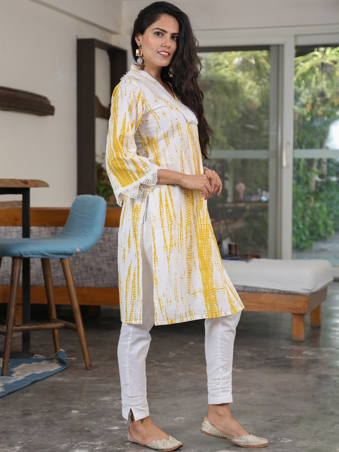 

FABNEST Shibori Dyed Lace Work Pure Cotton Kurta with Trousers, Yellow