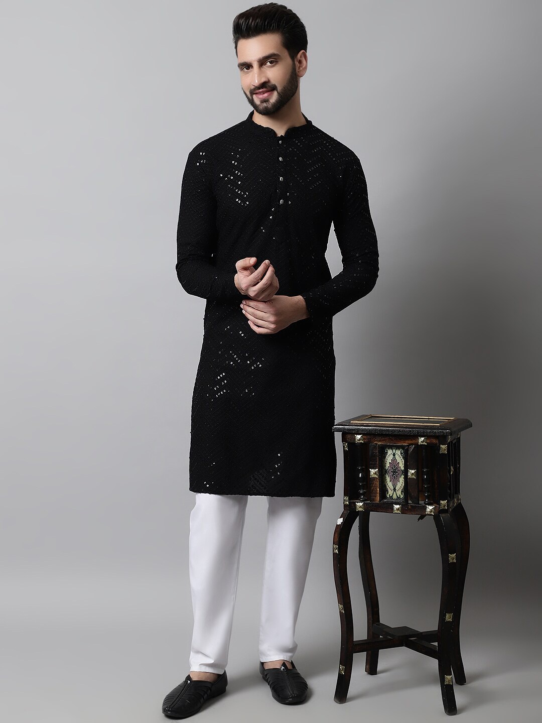 

Jompers Embellished Mandarin Collar Regular Sequined Pure Cotton Kurta with Pyjamas, Black