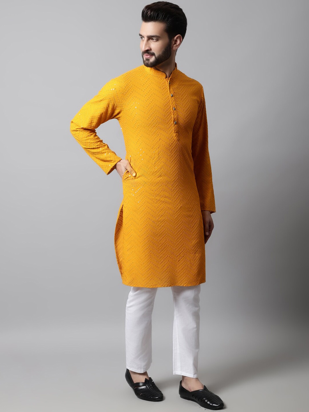 

Jompers Embellished Mandarin Collar Regular Sequined Pure Cotton Kurta with Pyjamas, Mustard