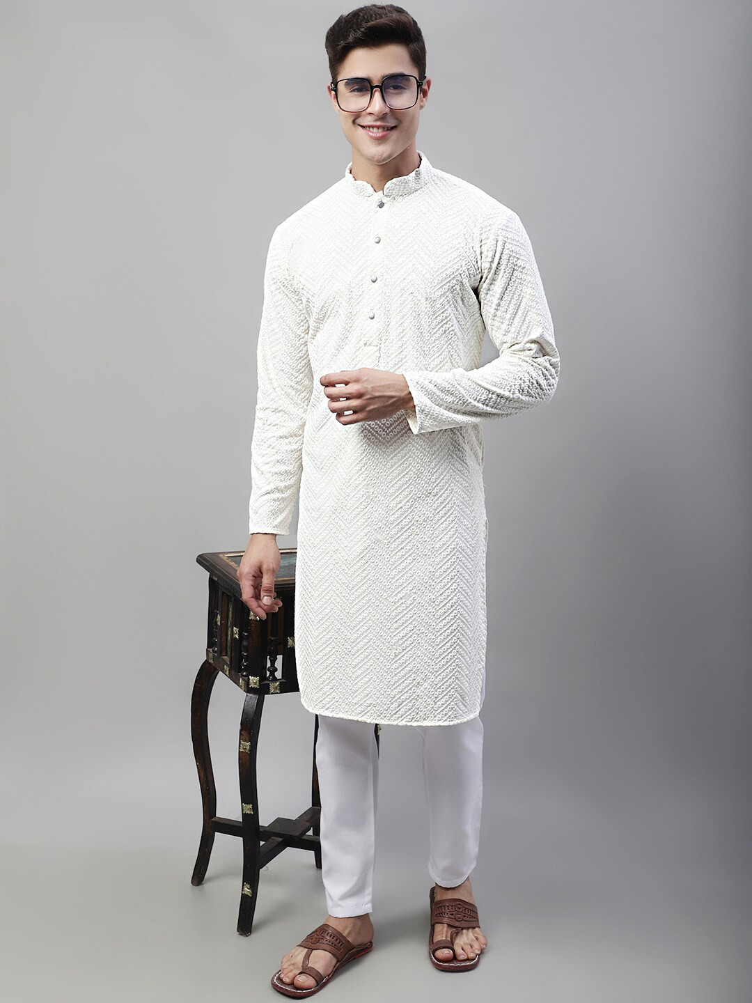 

Jompers Embellished Mandarin Collar Regular Sequined Pure Cotton Kurta with Pyjamas, Off white