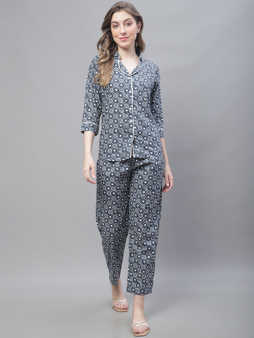 

TAG 7 Polka Dots Printed Pure Cotton Night Suit, Grey