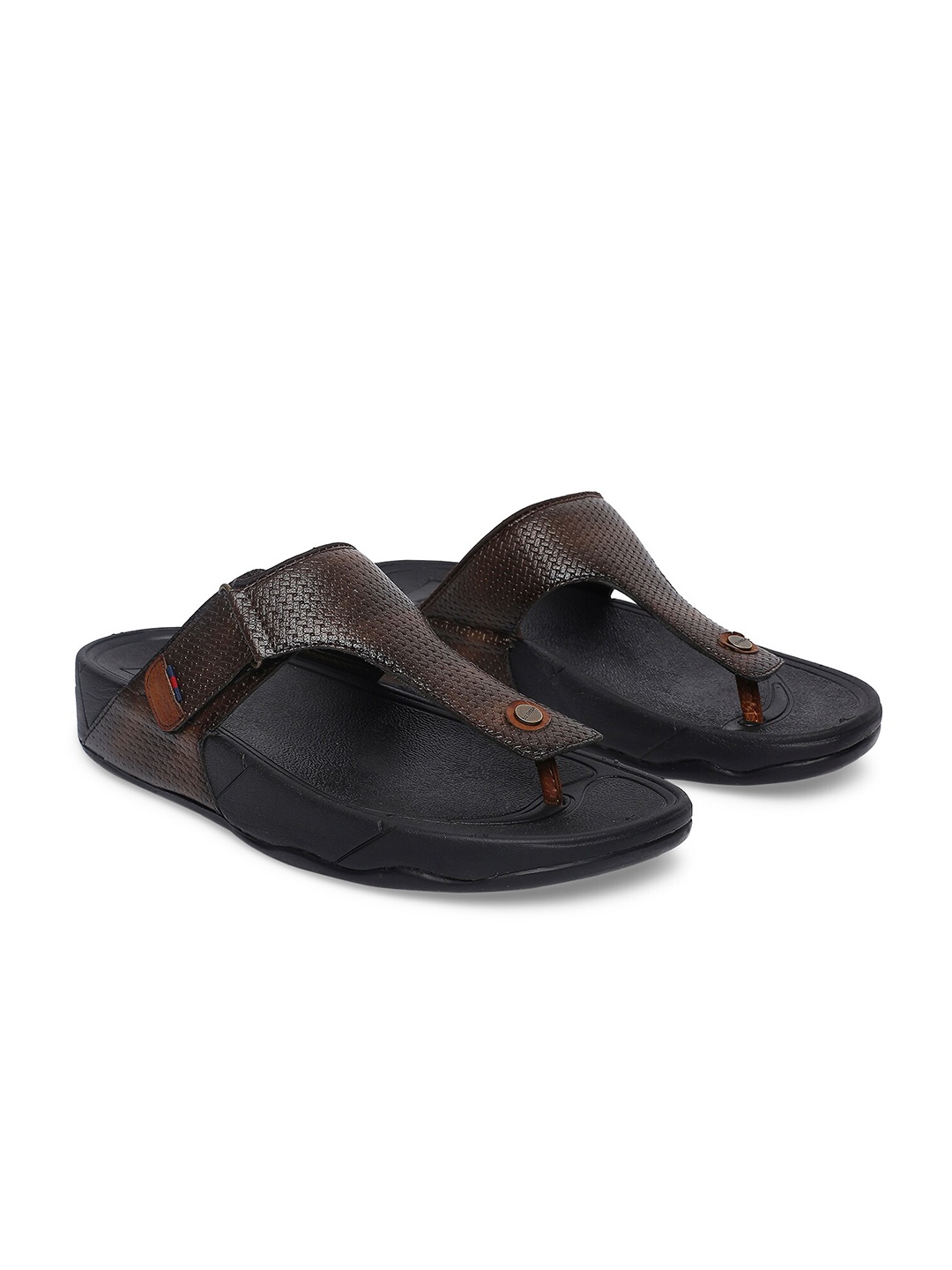 

Buckaroo Men Textured Comfort Sandals, Brown